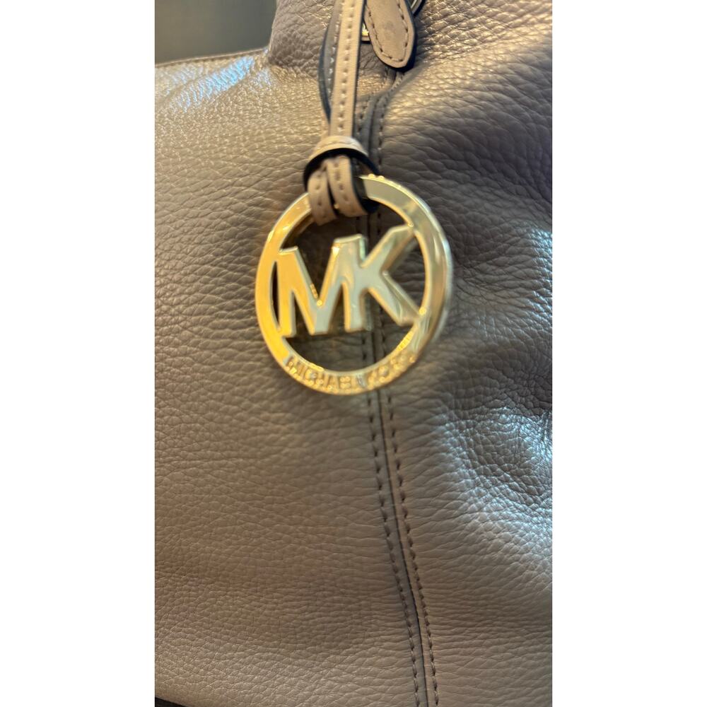 Michael Kors Jet Set Cream Pebbled Leather Tote Bag Gold Hardware - Picture 2 of 8